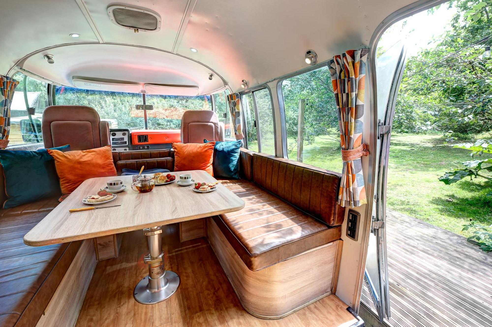 Glamping 1970 American Airstream Motorhome Ponsanooth Exterior photo